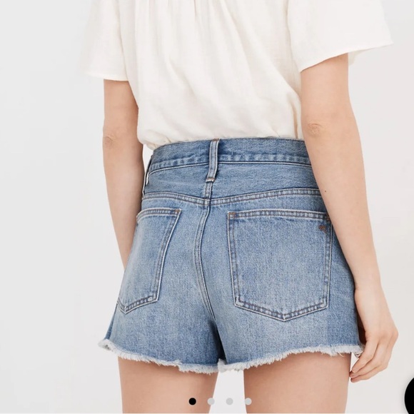 Madewell Relaxed Denim Shorts in Homecrest Wash: Ripped Edition 27 7 - Picture 3 of 6